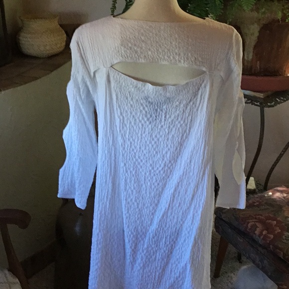 NWOT Ali Miles Cut Out Sleeve Top - Picture 3 of 6
